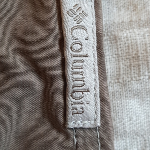 Columbia women's shorts, size M petite - Picture 5 of 5